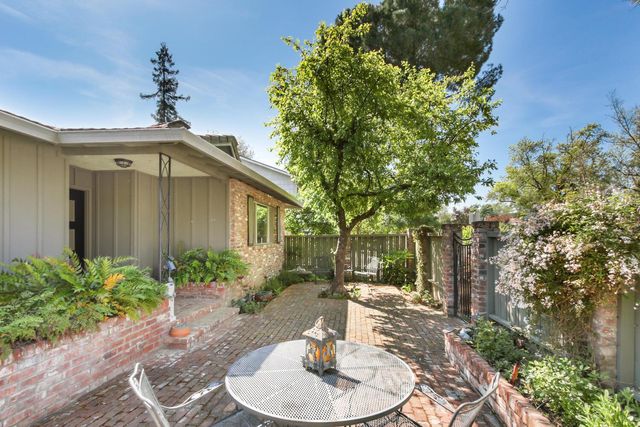 1018 Plum Ln, Davis, CA 95616