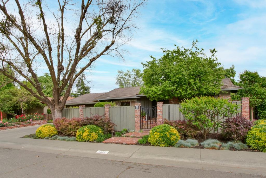 1018 Plum Ln, Davis, CA 95616