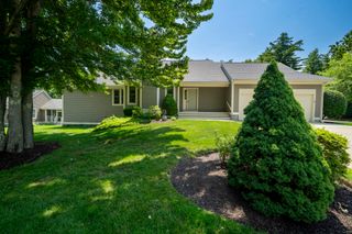 16 Spyglass point Circle, Bedford, NH 03110