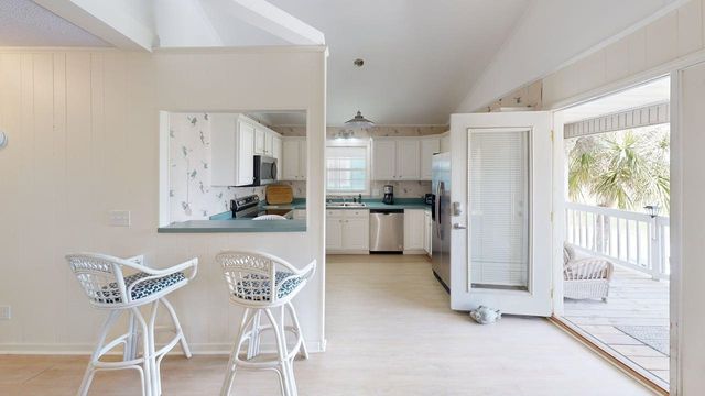 407 25th Ave. N, North Myrtle Beach, SC 29582