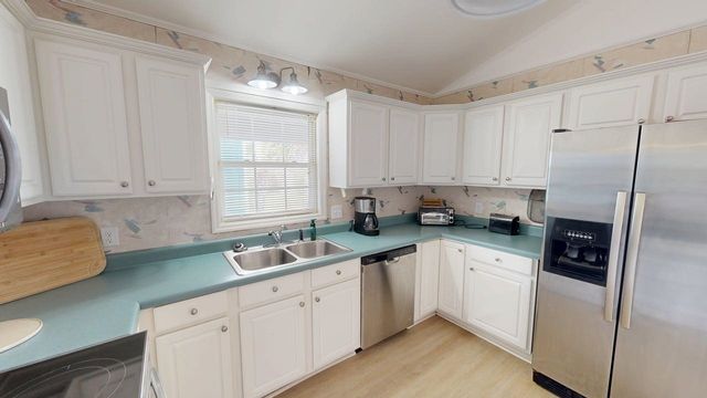 407 25th Ave. N, North Myrtle Beach, SC 29582