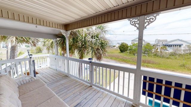 407 25th Ave. N, North Myrtle Beach, SC 29582