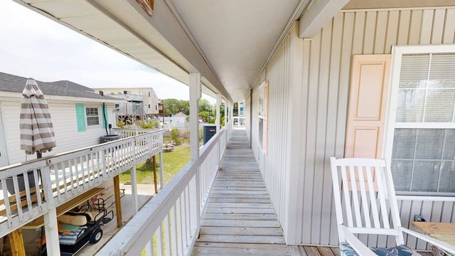 407 25th Ave. N, North Myrtle Beach, SC 29582