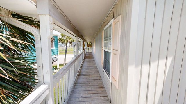 407 25th Ave. N, North Myrtle Beach, SC 29582