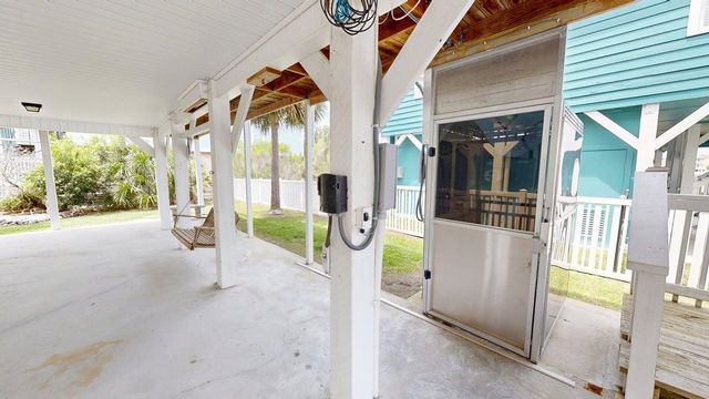 407 25th Ave. N, North Myrtle Beach, SC 29582