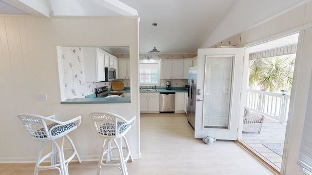 407 25th Ave. N, North Myrtle Beach, SC 29582