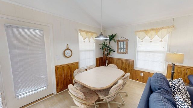 407 25th Ave. N, North Myrtle Beach, SC 29582