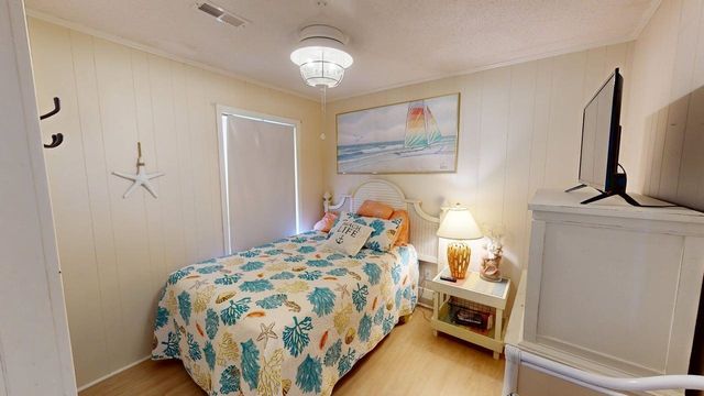 407 25th Ave. N, North Myrtle Beach, SC 29582