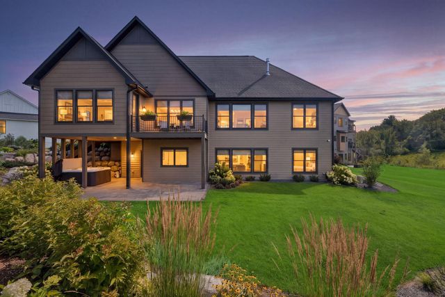 607 Heritage Place, Stillwater, MN 55082