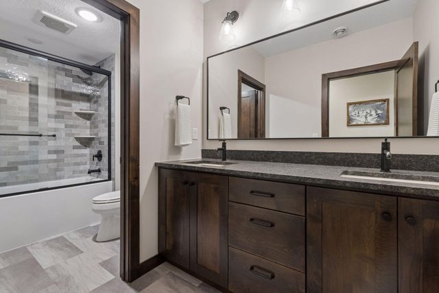 607 Heritage Place, Stillwater, MN 55082