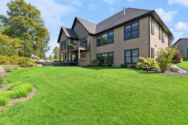 607 Heritage Place, Stillwater, MN 55082