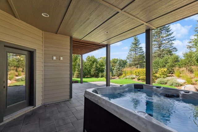 607 Heritage Place, Stillwater, MN 55082