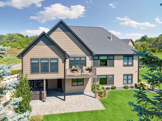 607 Heritage Place, Stillwater, MN 55082