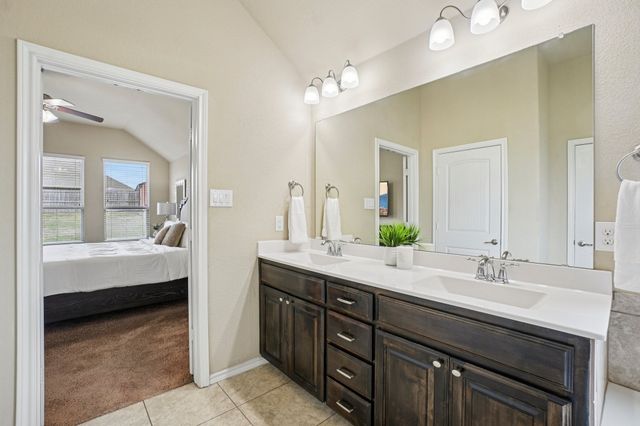 1117 Daventry Drive, Glenn Heights, TX 75154