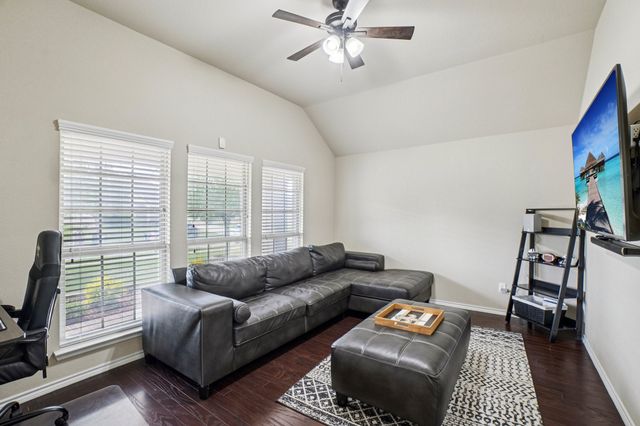 1117 Daventry Drive, Glenn Heights, TX 75154