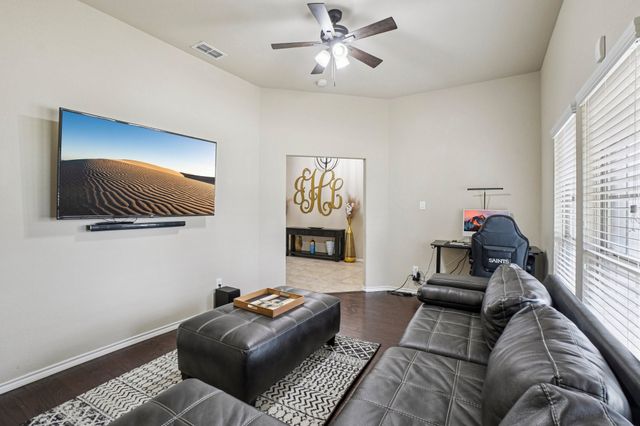 1117 Daventry Drive, Glenn Heights, TX 75154