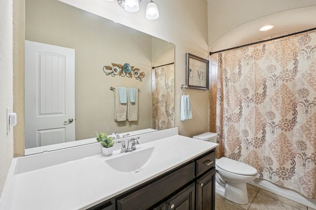 1117 Daventry Drive, Glenn Heights, TX 75154