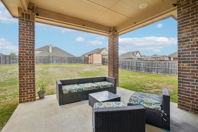 1117 Daventry Drive, Glenn Heights, TX 75154