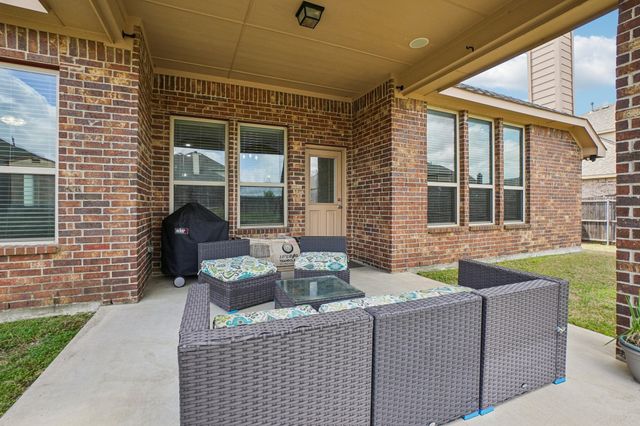 1117 Daventry Drive, Glenn Heights, TX 75154