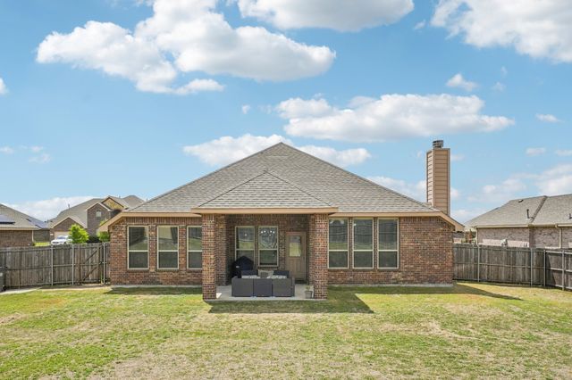 1117 Daventry Drive, Glenn Heights, TX 75154