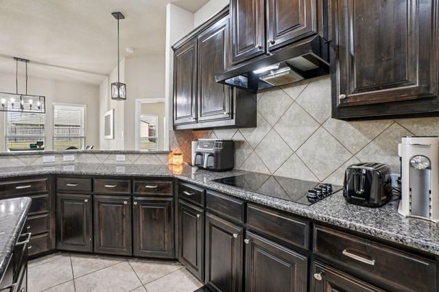 1117 Daventry Drive, Glenn Heights, TX 75154