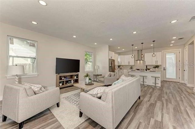 3501 3RD AVENUE N 1, St Petersburg, FL 33713