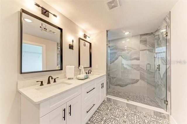 3501 3RD AVENUE N 1, St Petersburg, FL 33713