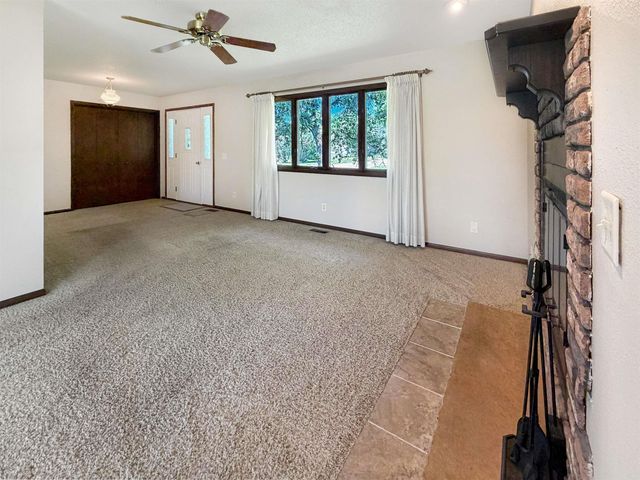 201 A Street, Traer, IA 50675
