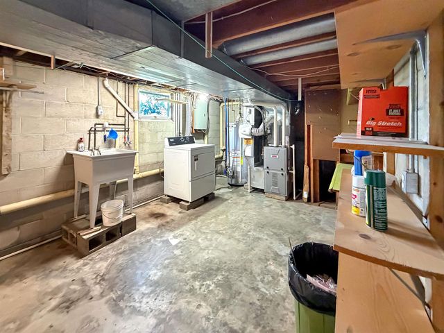 201 A Street, Traer, IA 50675