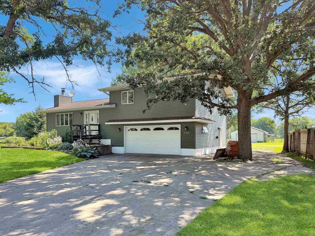 201 A Street, Traer, IA 50675