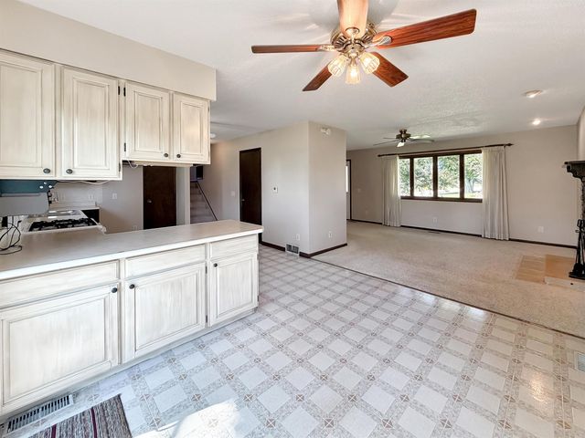 201 A Street, Traer, IA 50675