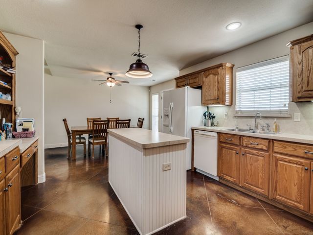 9201 Prairie Chapel Road, Crandall, TX 75114