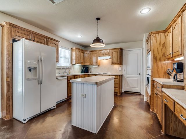 9201 Prairie Chapel Road, Crandall, TX 75114