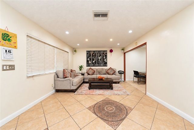 27150 Cypress, Highland, CA 92346