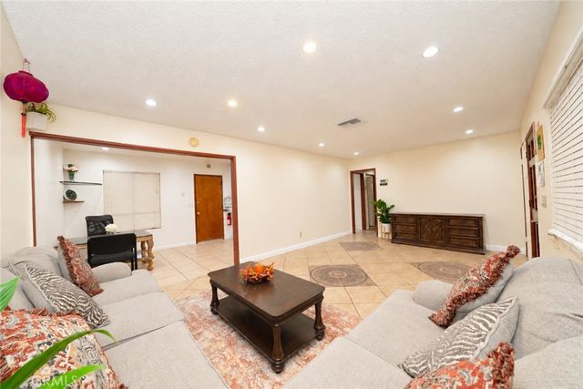 27150 Cypress, Highland, CA 92346