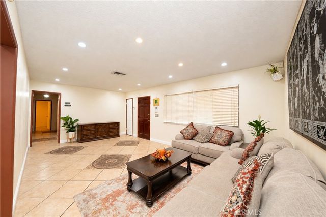 27150 Cypress, Highland, CA 92346
