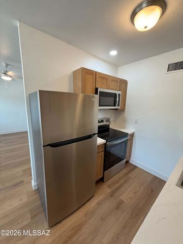 1518 E Hedrick Dr Apt B, Tucson, AZ 85719