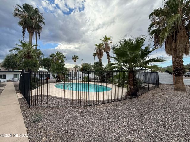 1518 E Hedrick Dr Apt B, Tucson, AZ 85719