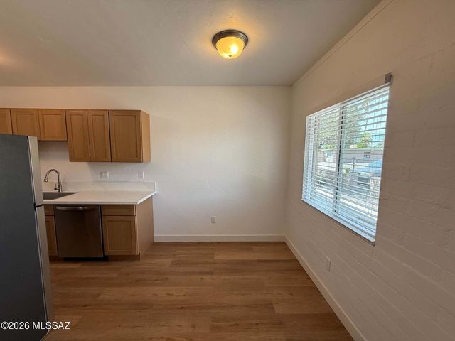 1518 E Hedrick Dr Apt B, Tucson, AZ 85719
