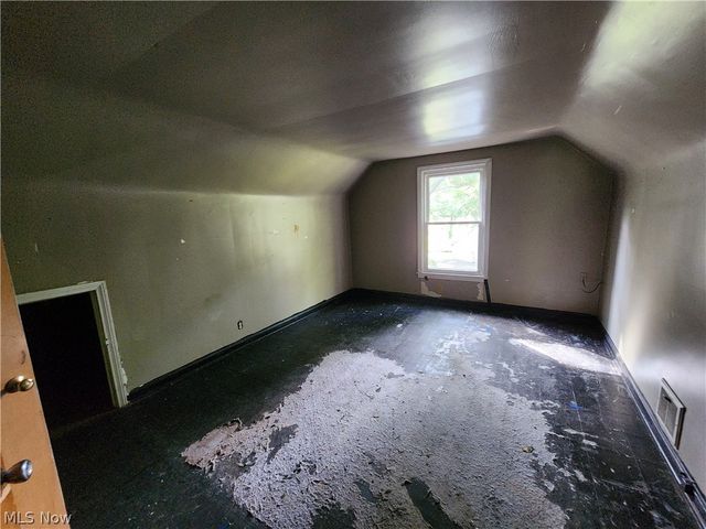 801 Kenilworth Avenue NE, Warren, OH 44483