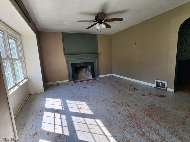 801 Kenilworth Avenue NE, Warren, OH 44483
