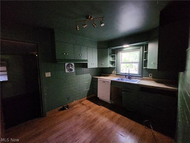 801 Kenilworth Avenue NE, Warren, OH 44483
