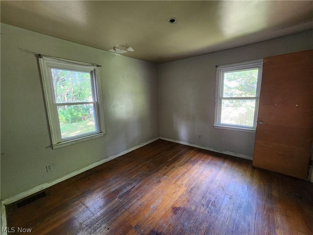 801 Kenilworth Avenue NE, Warren, OH 44483