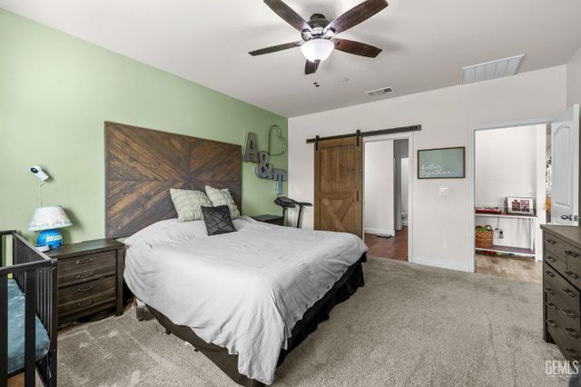 5913 Glen Rose Avenue, Bakersfield, CA 93313