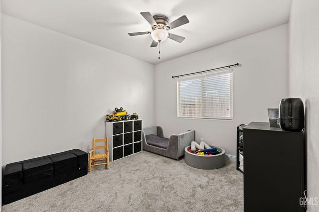 5913 Glen Rose Avenue, Bakersfield, CA 93313