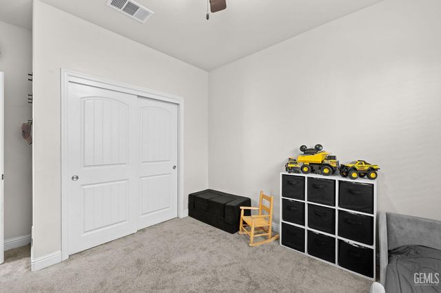 5913 Glen Rose Avenue, Bakersfield, CA 93313