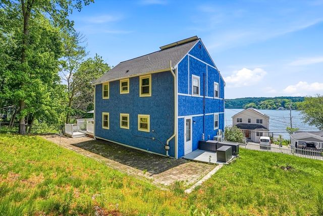 50 Lakeshore Dr, Marlborough, MA 01752