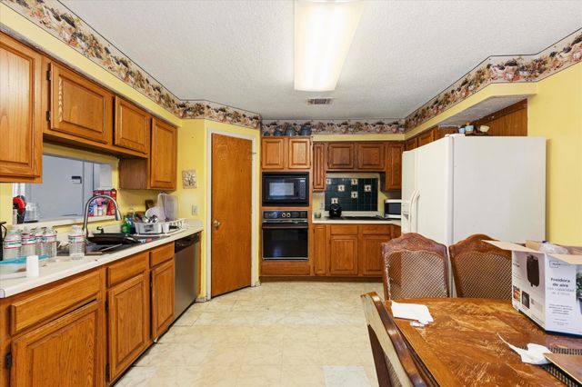 4151 Cedar Drive, Grapevine, TX 76051