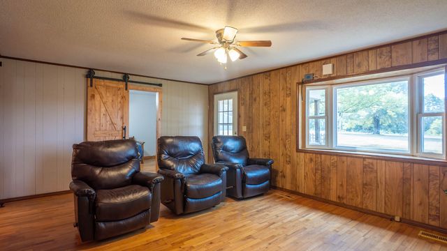 1676 Moonlight Road, Mammoth Spring, AR 72554