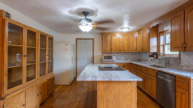 1676 Moonlight Road, Mammoth Spring, AR 72554